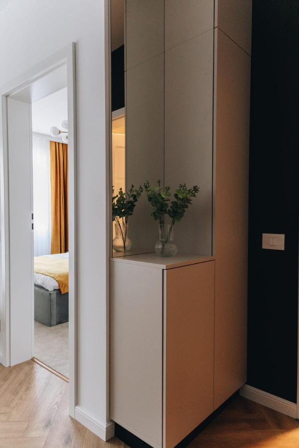 Tulip Apartment Oradea Ngoại thất bức ảnh