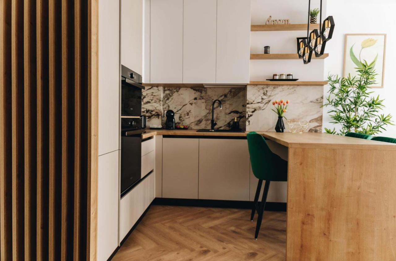 Tulip Apartment Oradea Ngoại thất bức ảnh