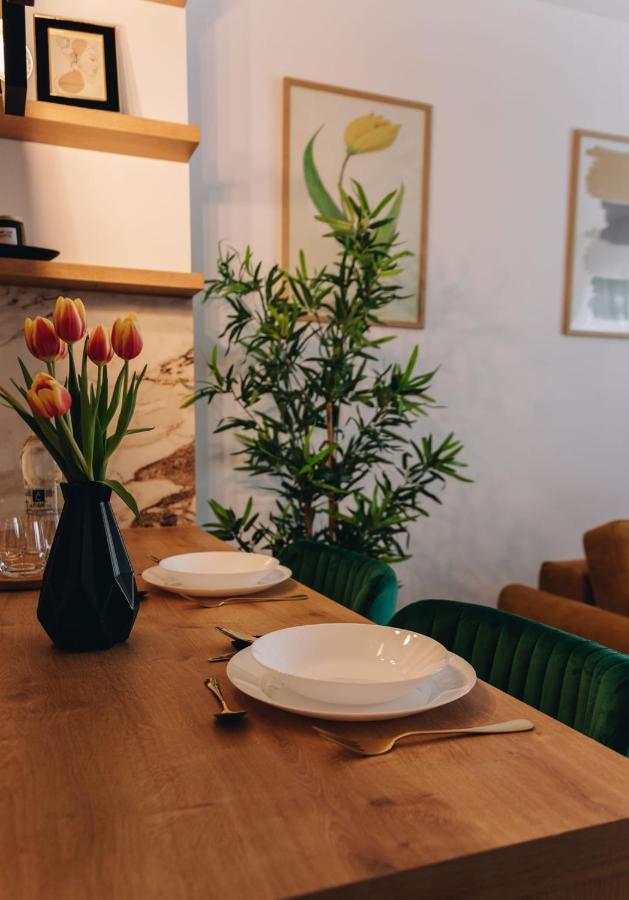 Tulip Apartment Oradea Ngoại thất bức ảnh