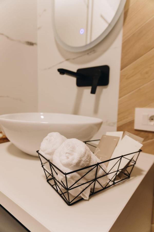 Tulip Apartment Oradea Ngoại thất bức ảnh